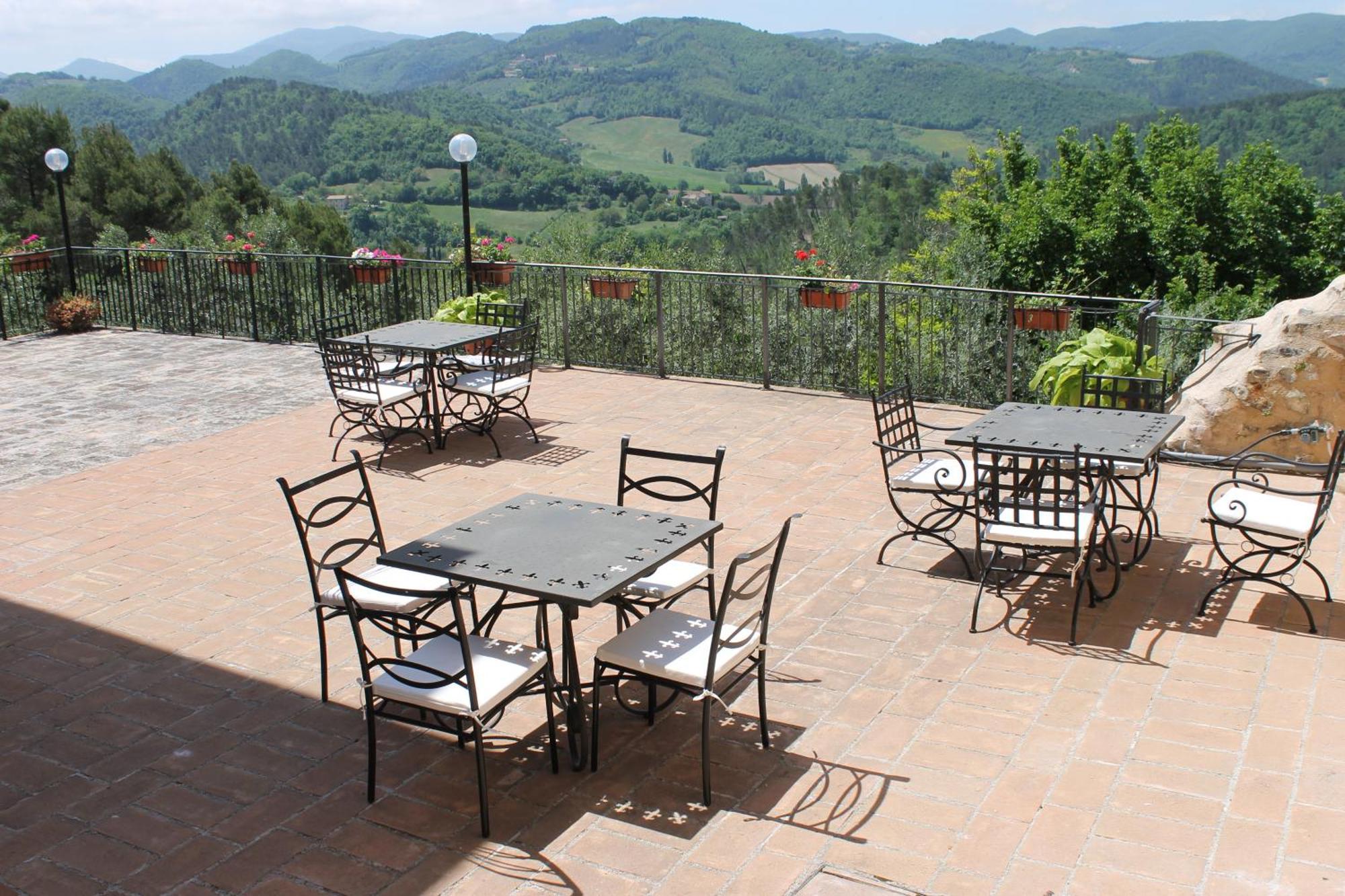 CrocemaroggiaIl Castello Di Perchia公寓式酒店 外观 照片
