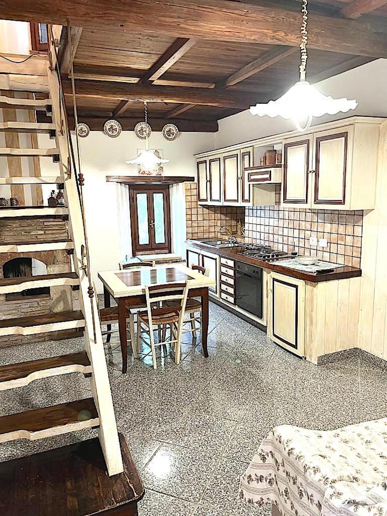 CrocemaroggiaIl Castello Di Perchia公寓式酒店 外观 照片