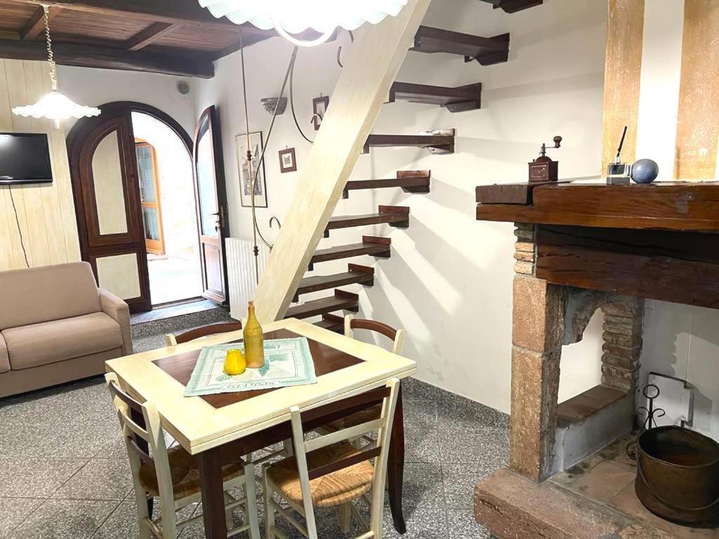 CrocemaroggiaIl Castello Di Perchia公寓式酒店 外观 照片