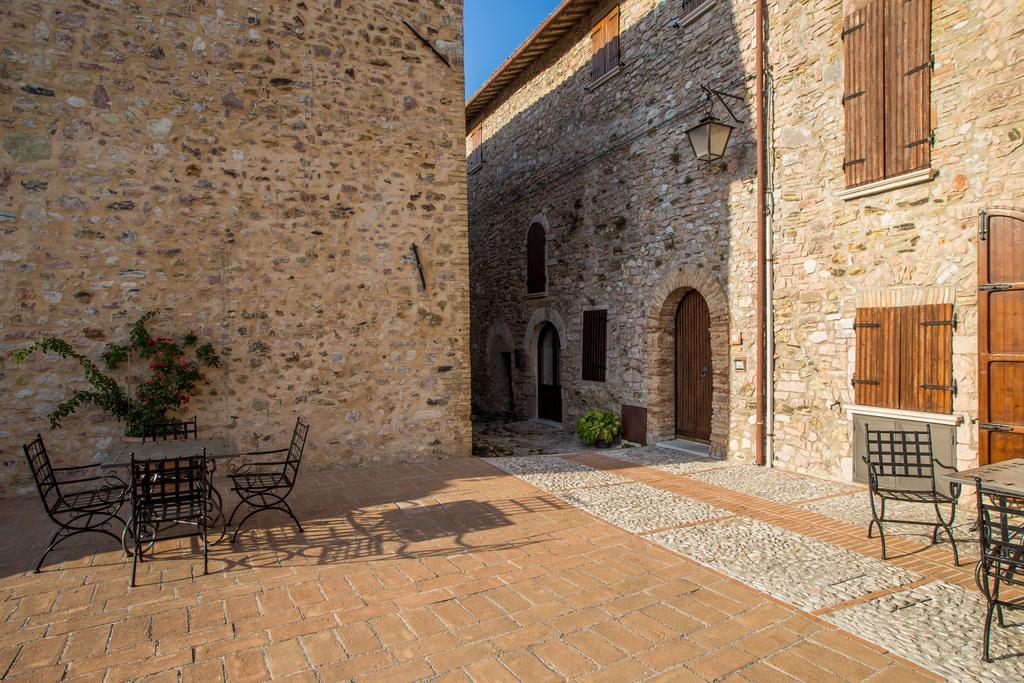 CrocemaroggiaIl Castello Di Perchia公寓式酒店 外观 照片