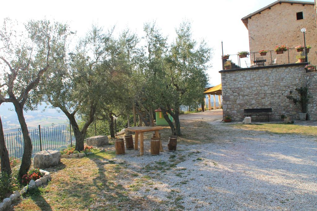 CrocemaroggiaIl Castello Di Perchia公寓式酒店 外观 照片