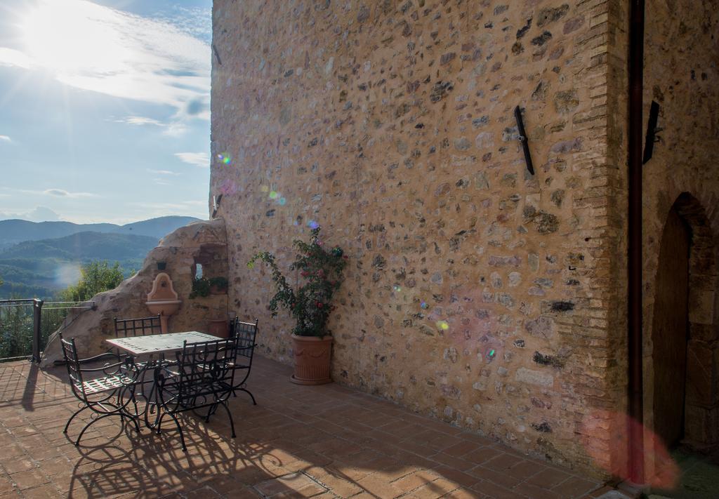 CrocemaroggiaIl Castello Di Perchia公寓式酒店 外观 照片